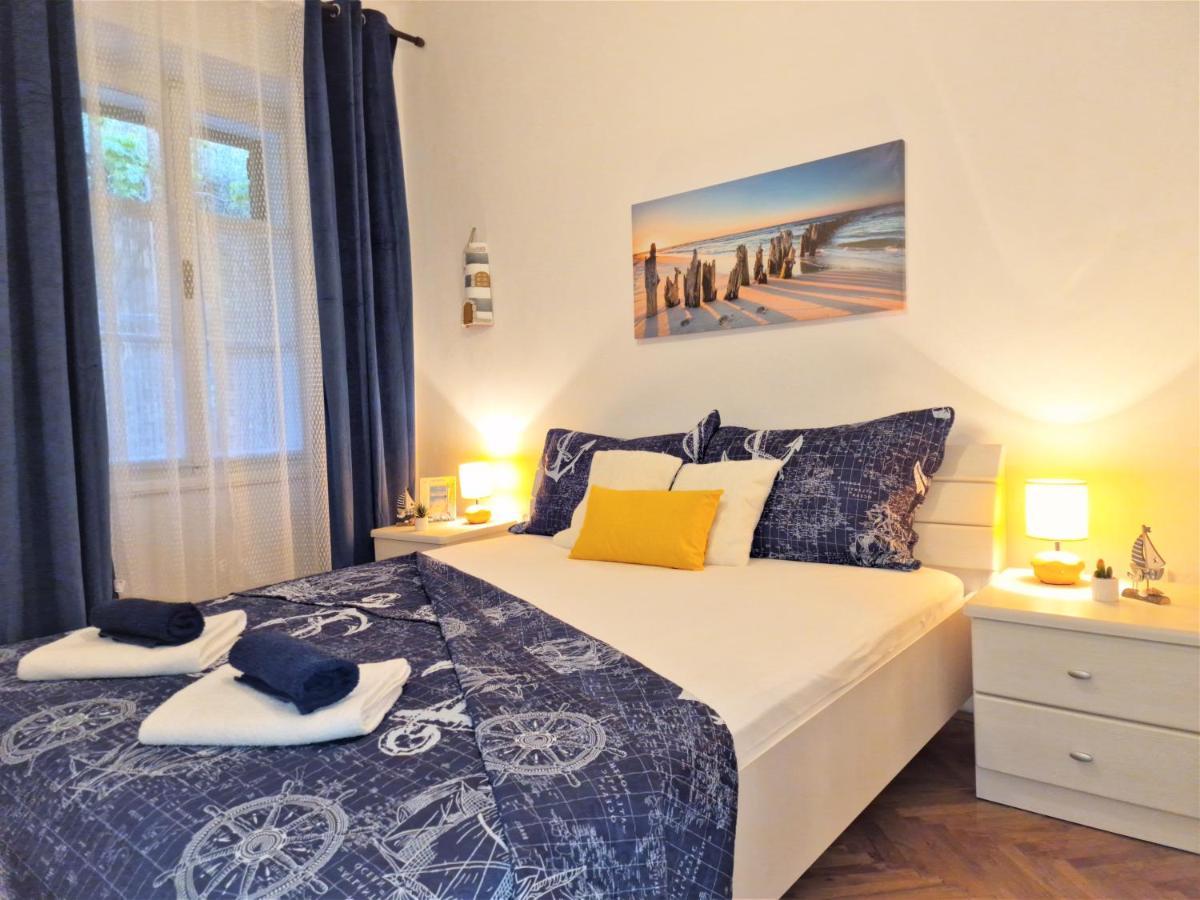Pirates' Bay Apartment - Omiš Esterno foto