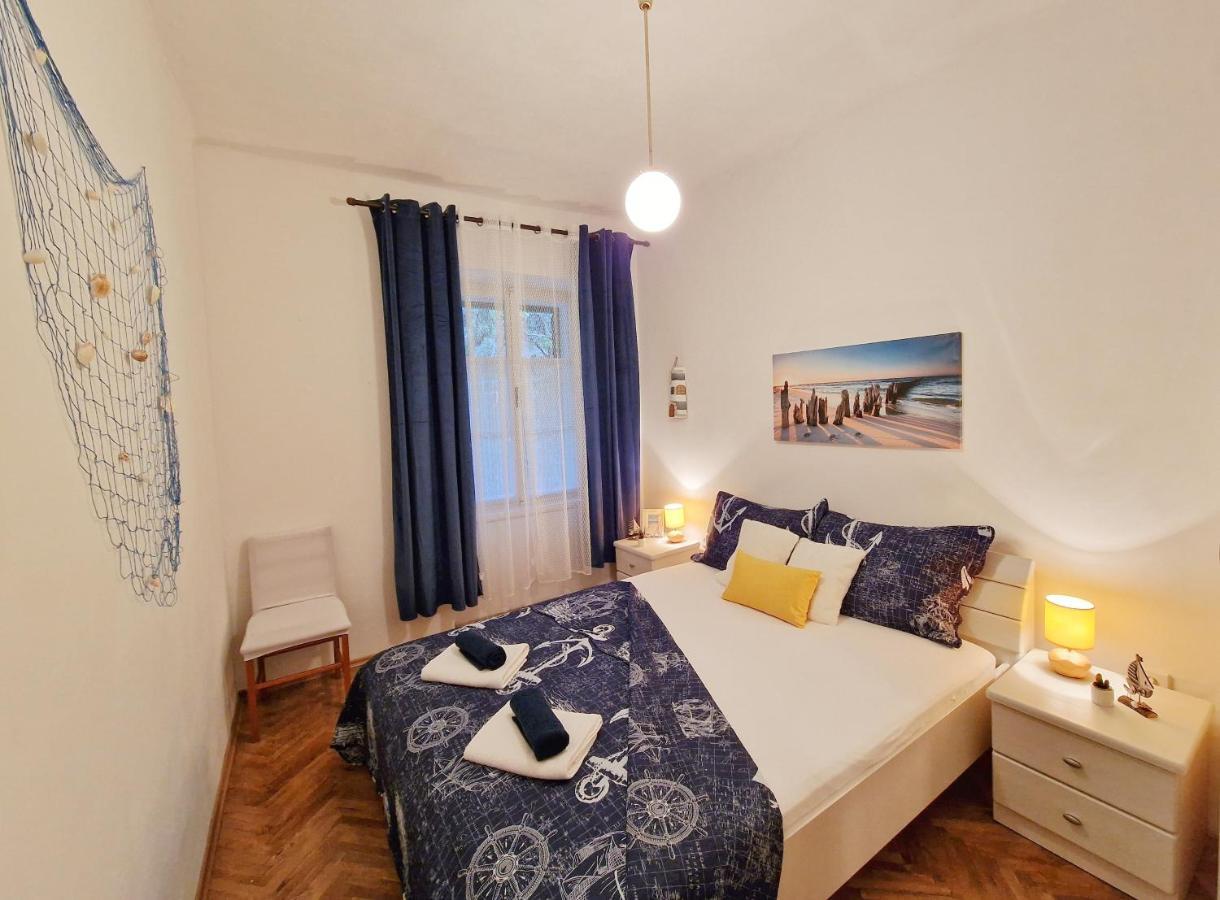 Pirates' Bay Apartment - Omiš Esterno foto