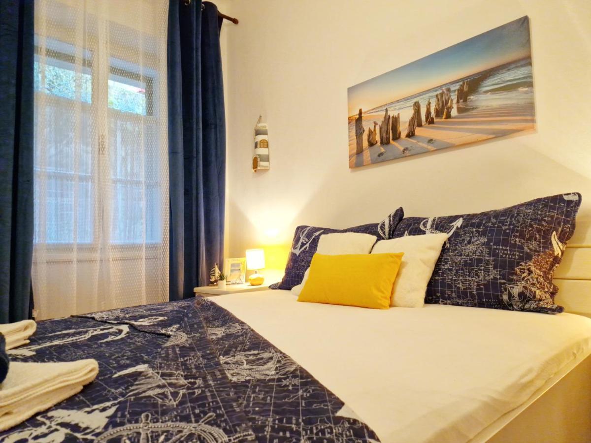 Pirates' Bay Apartment - Omiš Esterno foto